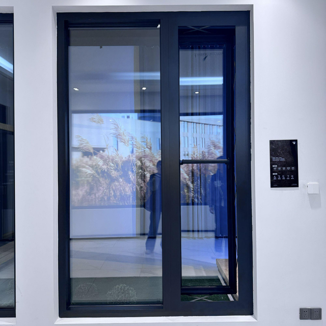 Προσαρμοσμένο παράθυρο αλουμινίου που ανοίγει προς τα έξω με σκληρυμένο γυαλί